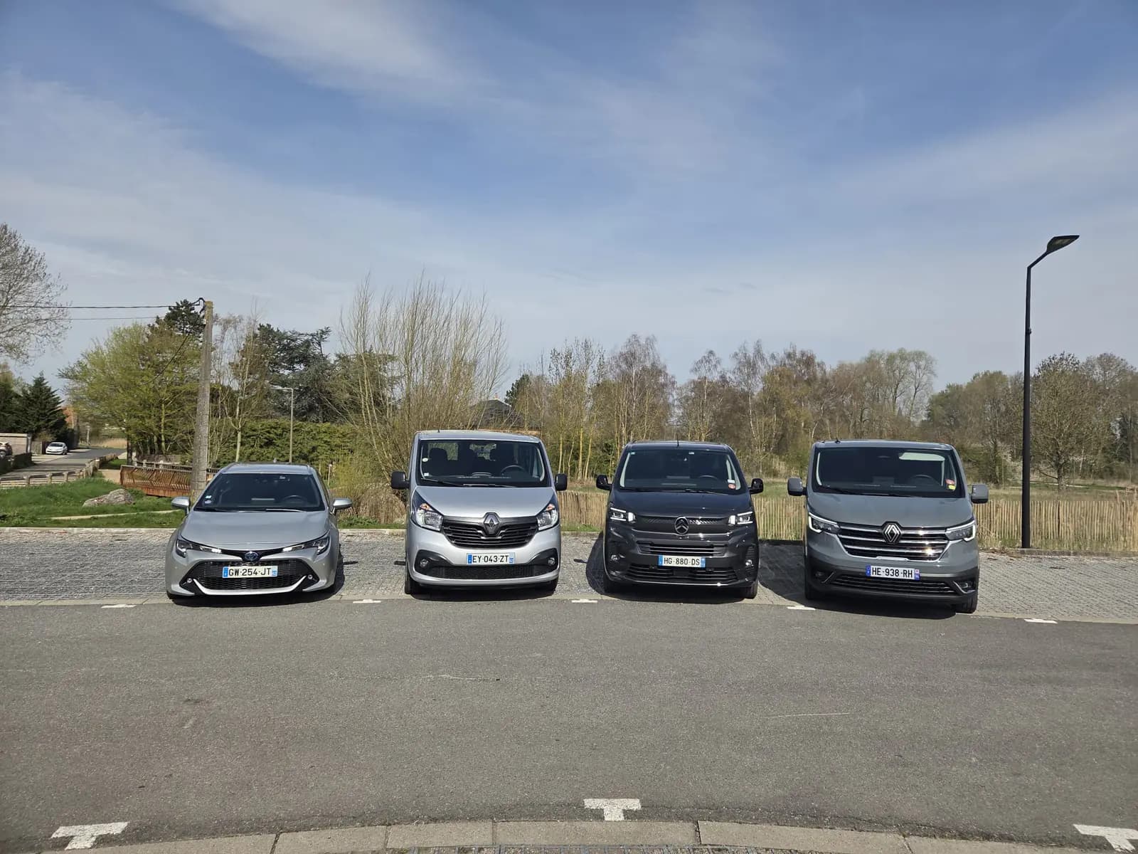La flotte de VTC en Nord, berline et vans 8 places, pour les déplacements de groupes et les séminaires
